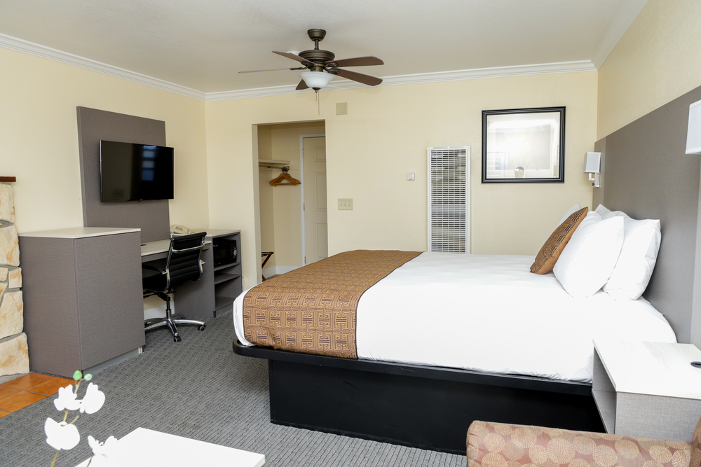 King Bed with Fireplace Balcony
