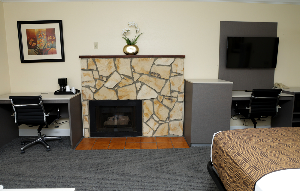 King Bed with Fireplace Balcony