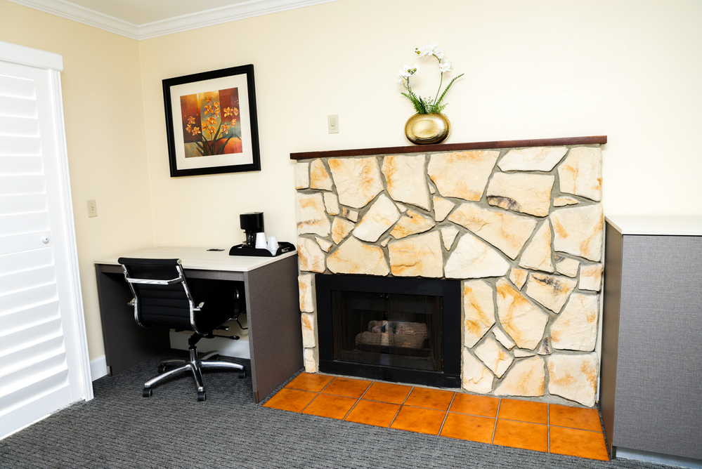 King With Fireplace Balcony