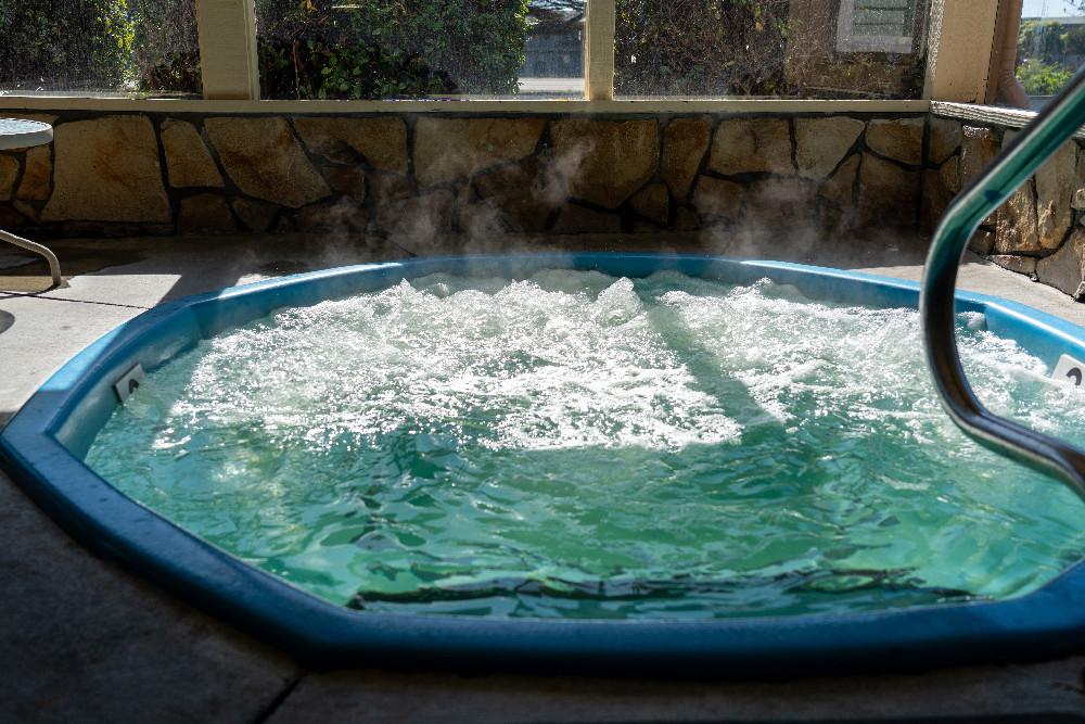 Welcome To The Silver Surf Motel - Spa